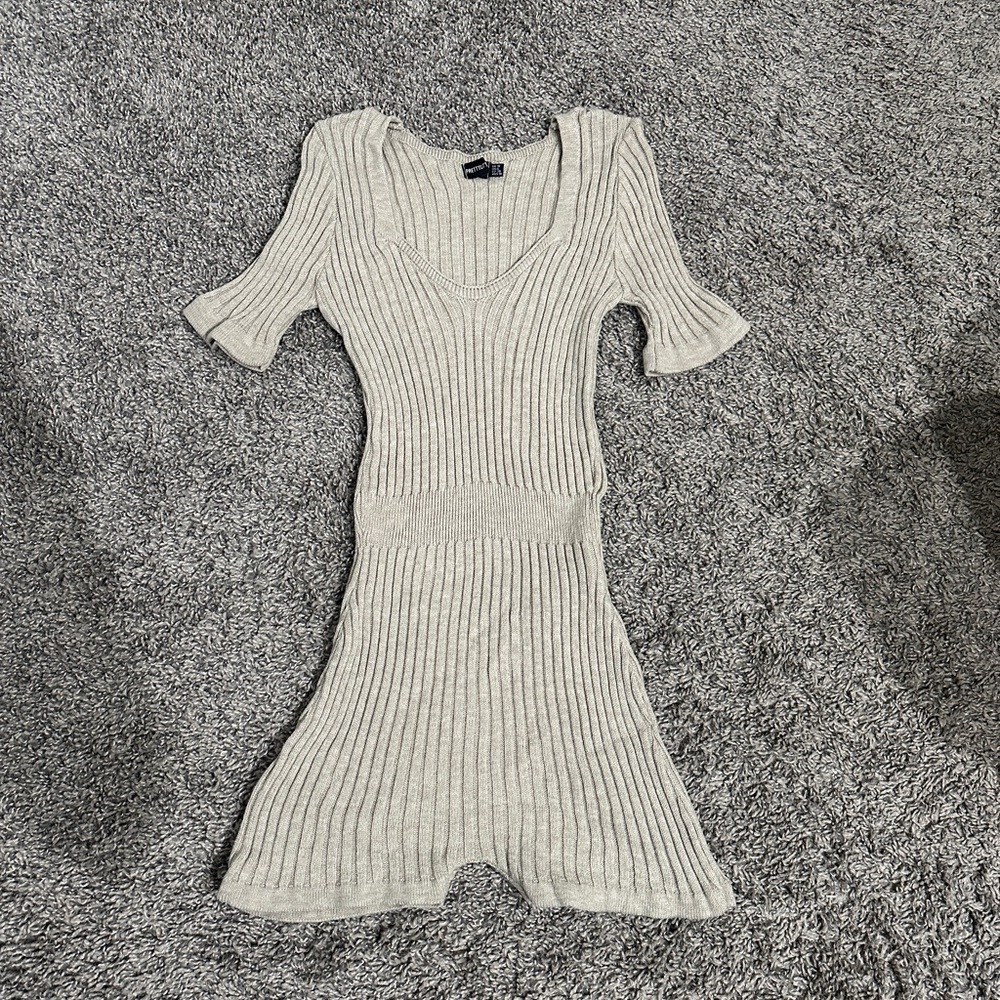 Elegant Gray Ribbed Knit Romper